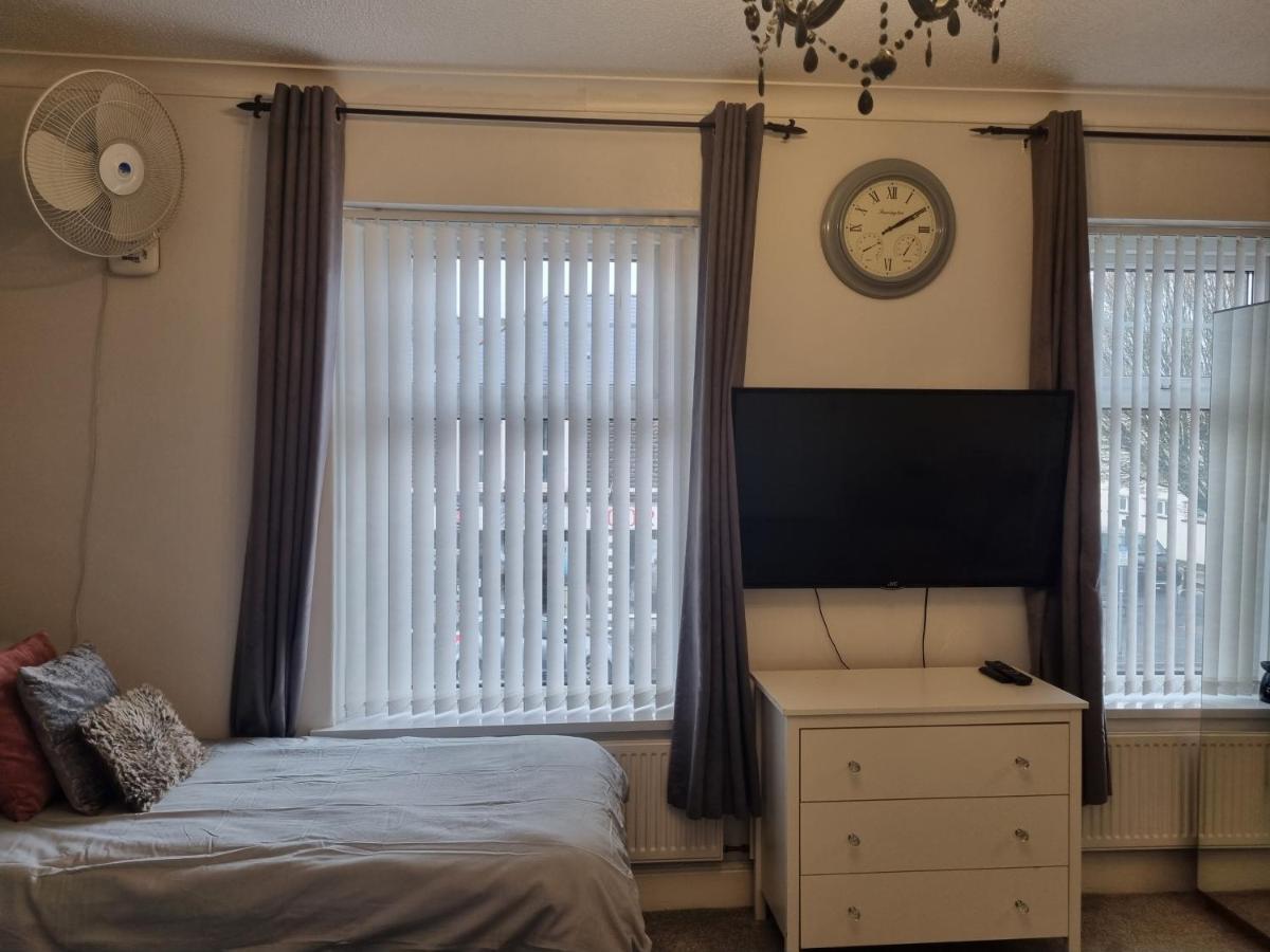 Private Luxury Double Room In Cardiff Eksteriør billede