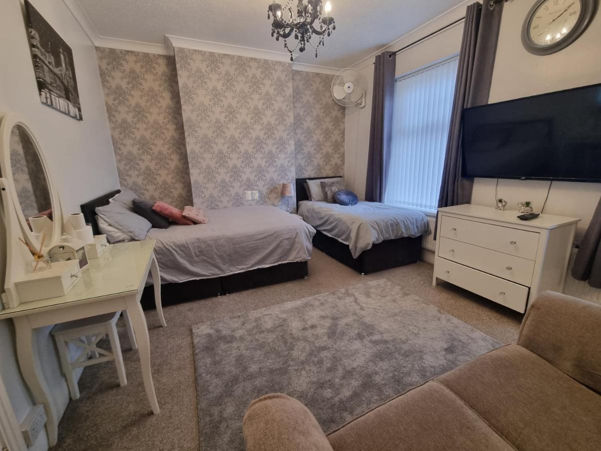 Private Luxury Double Room In Cardiff Eksteriør billede